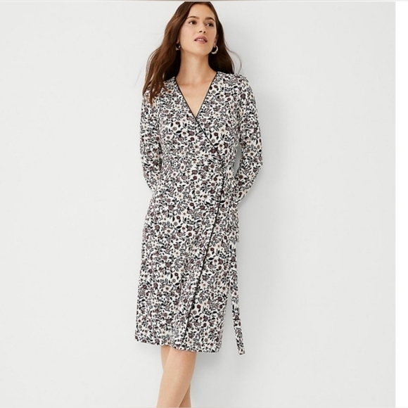 Ann Taylor winter white floral wrap stretch feminine Women's dress Size L - Picture 1 of 13